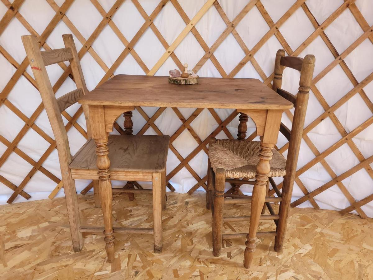 Slapen Tussen De Ezels In De Yurt 호텔 아라쇼트 외부 사진