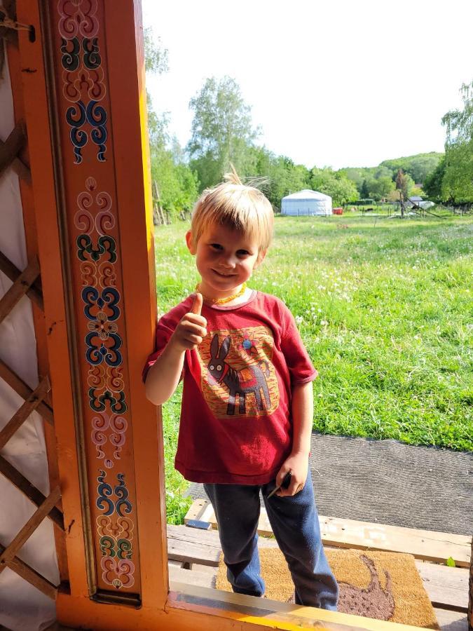 Slapen Tussen De Ezels In De Yurt 호텔 아라쇼트 외부 사진